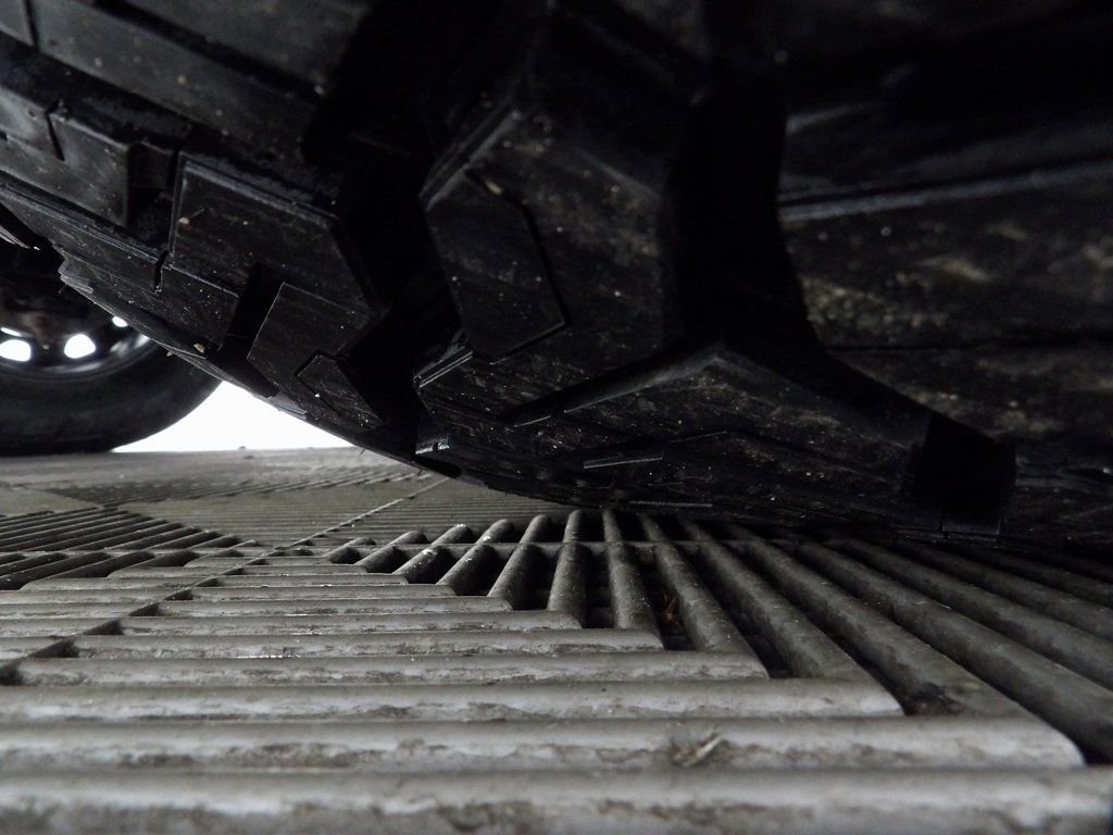 Used 2024 GMC Sierra 2500 AT4 w/ AT4 Premium Plus Package image 9