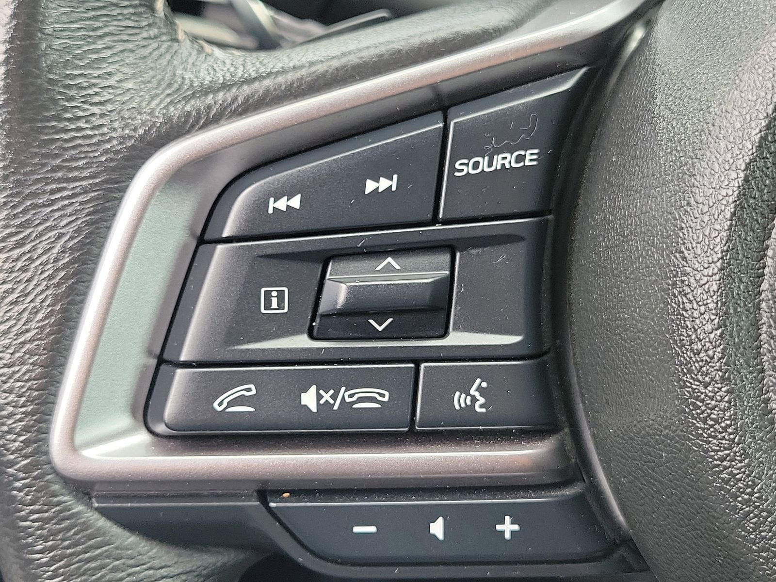 Used 2025 Subaru Outback Premium AWD/4WD image 8