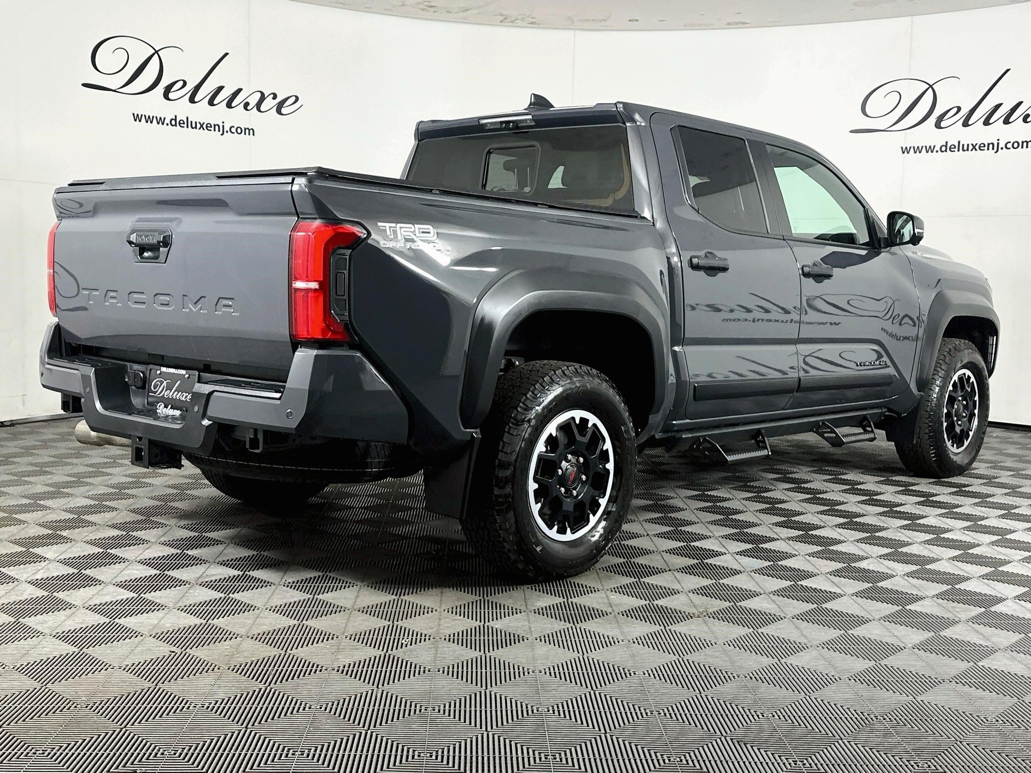 Used 2024 Toyota Tacoma TRD Off-Road w/ TRD Off Road Premium Package AWD/4WD image 6