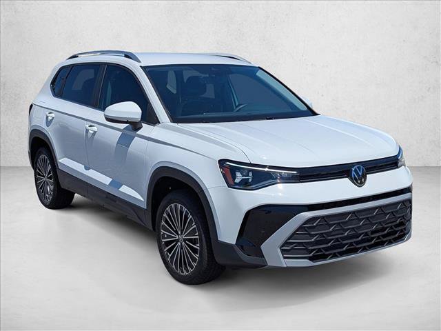 New 2026 Volkswagen Taos SE FWD image 3