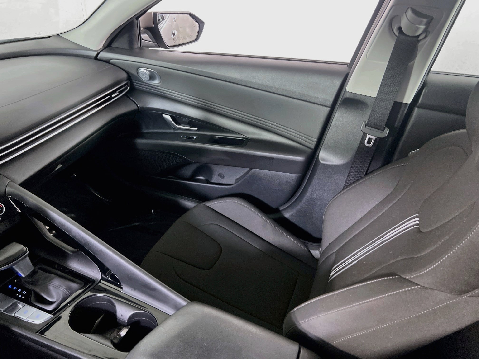 Used 2023 Hyundai Elantra SEL w/ Convenience Package FWD image 22