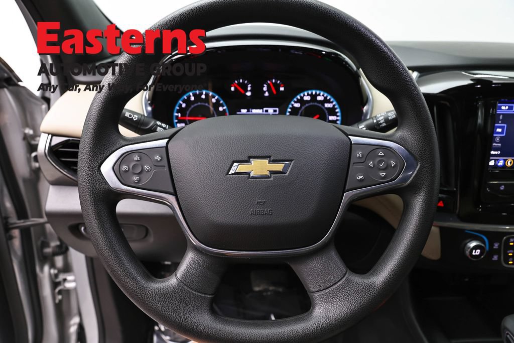 Used 2022 Chevrolet Traverse LS AWD/4WD image 10
