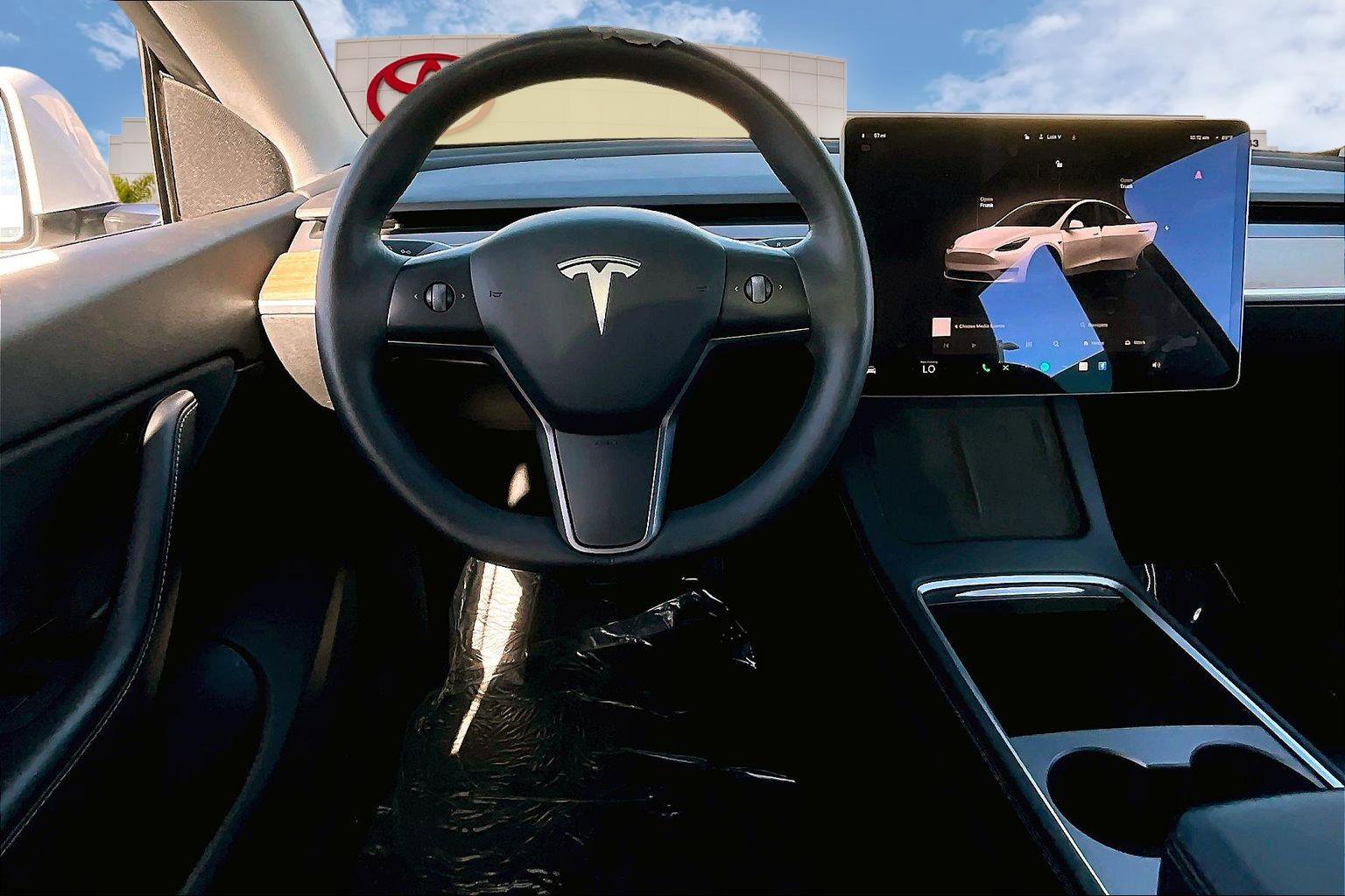 Used 2022 Tesla Model Y Long Range image 5