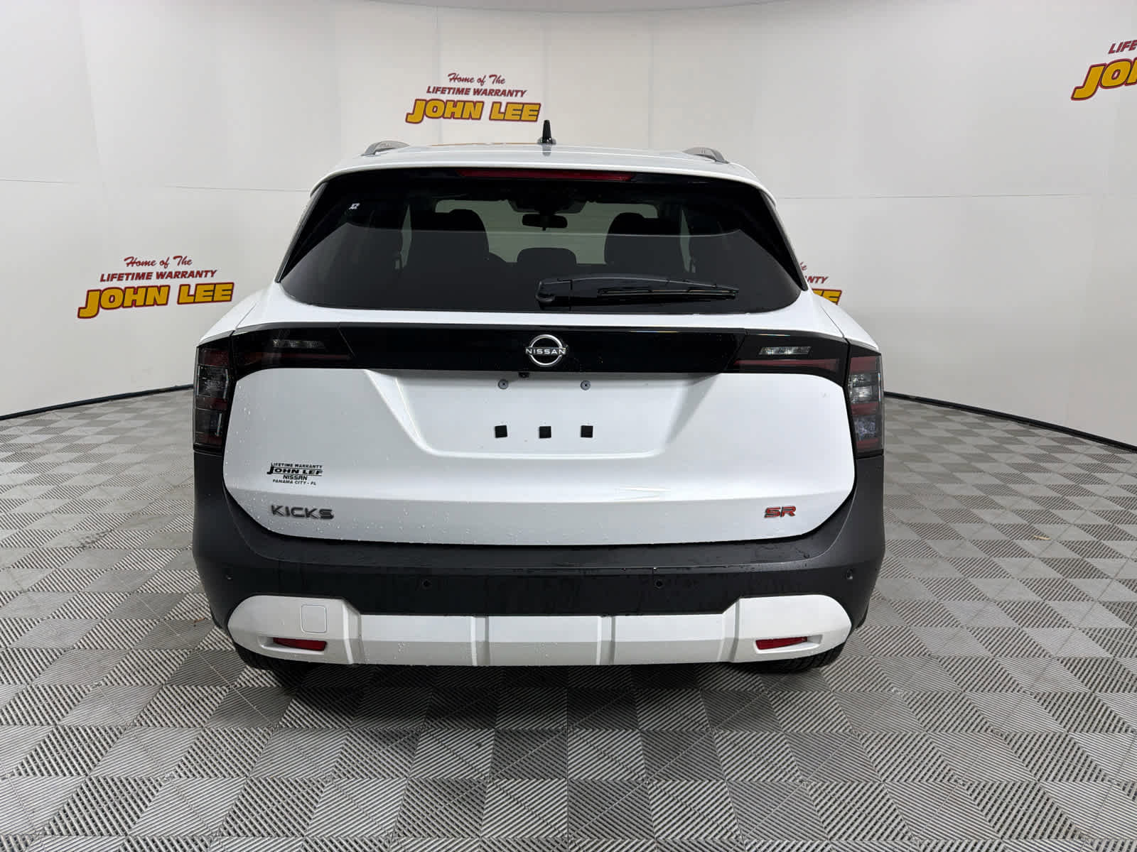 New 2026 Nissan Kicks SR image 4