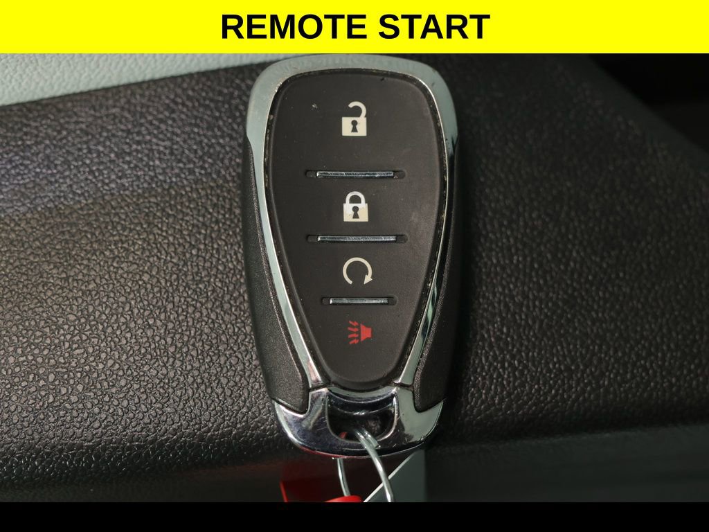 Used 2025 Chevrolet Trax LT w/ LT Convenience Package image 6