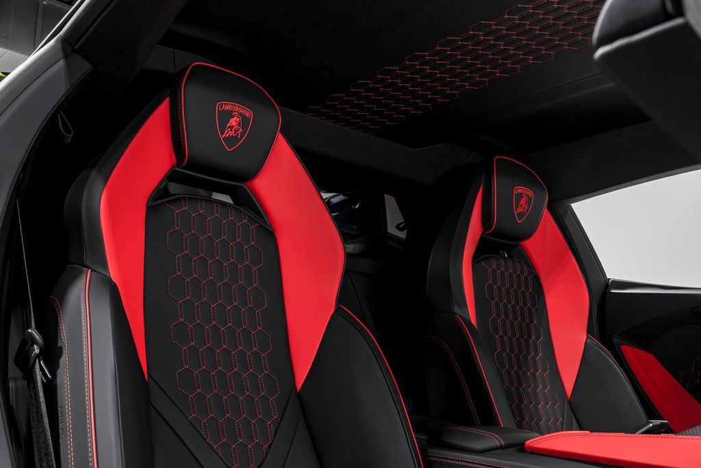 Used 2024 Lamborghini Revuelto AWD/4WD image 33
