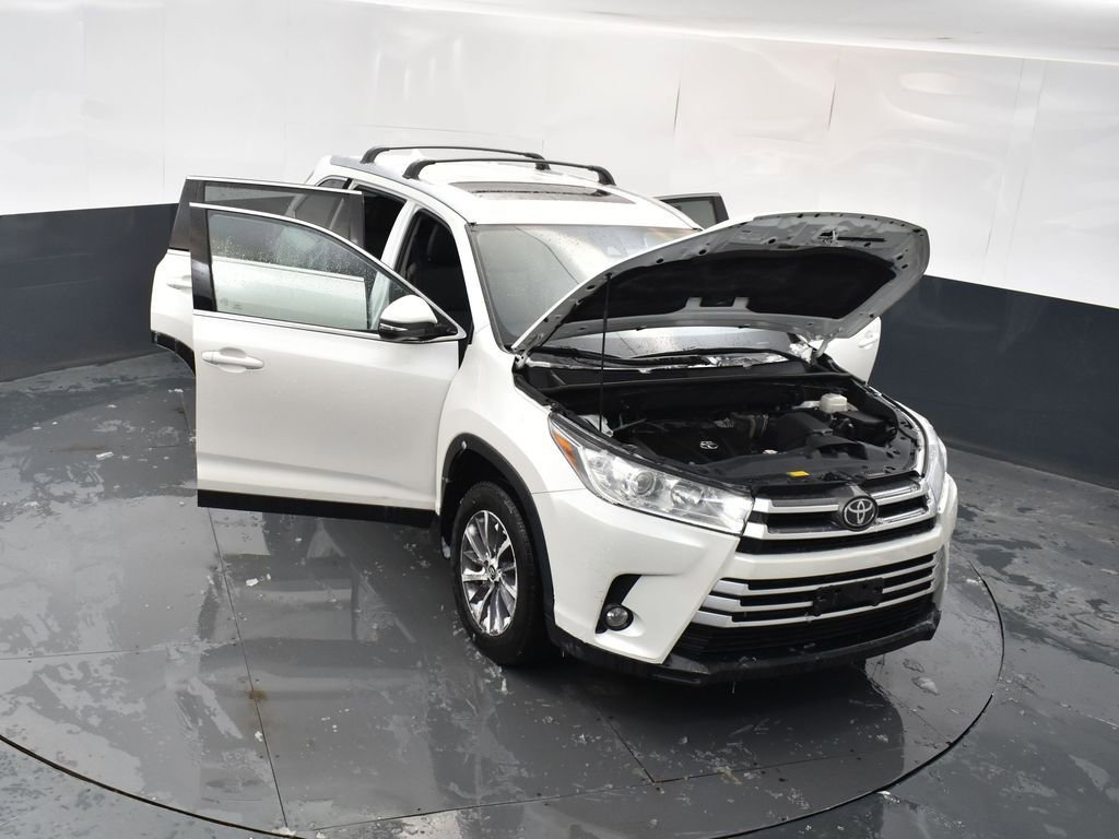 Used 2019 Toyota Highlander XLE image 21
