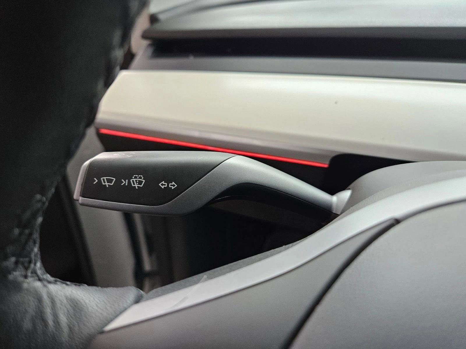 Used 2022 Tesla Model Y Long Range AWD/4WD image 25