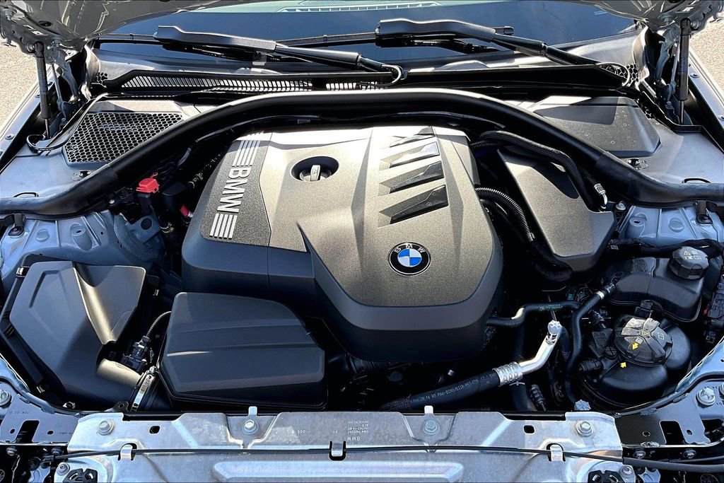 Used 2026 BMW 330i Sedan w/ M Sport Package image 21