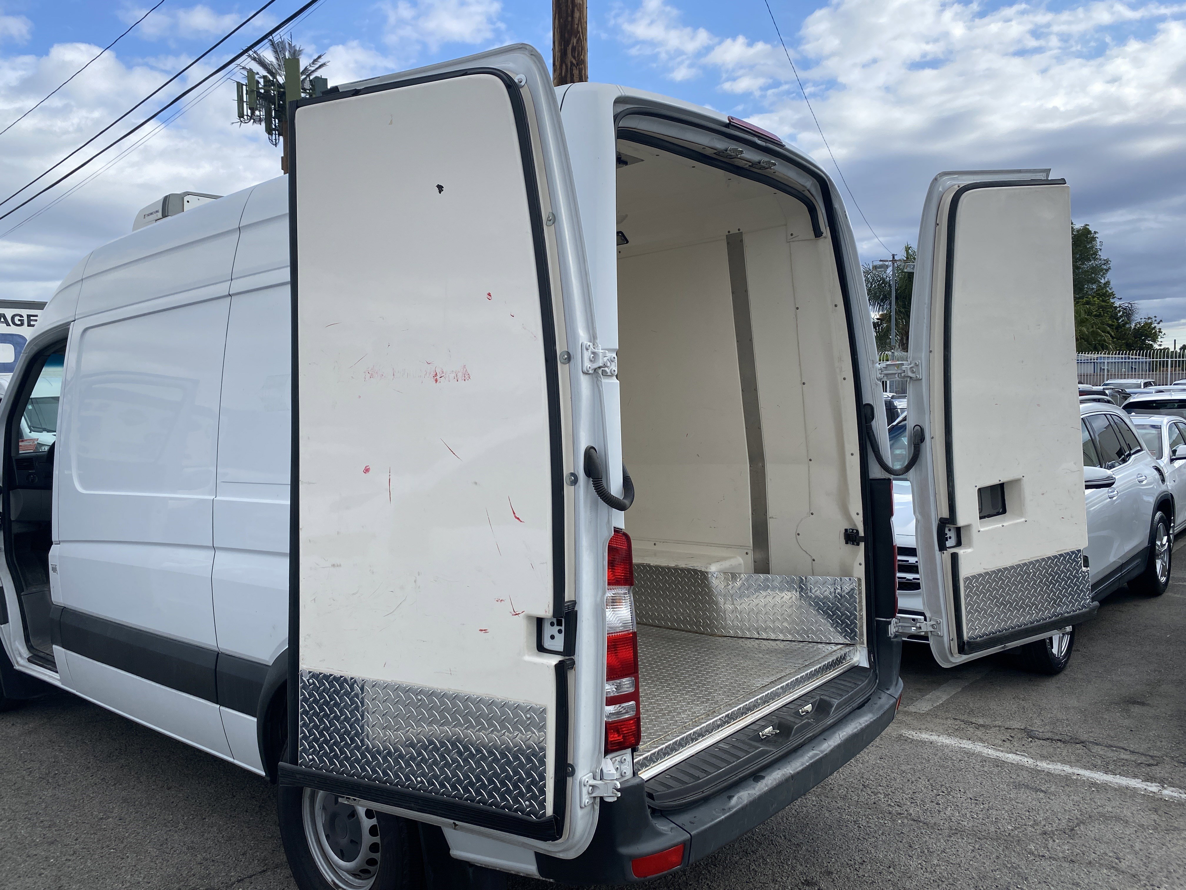 Used 2013 Freightliner Sprinter 2500 RWD image 40