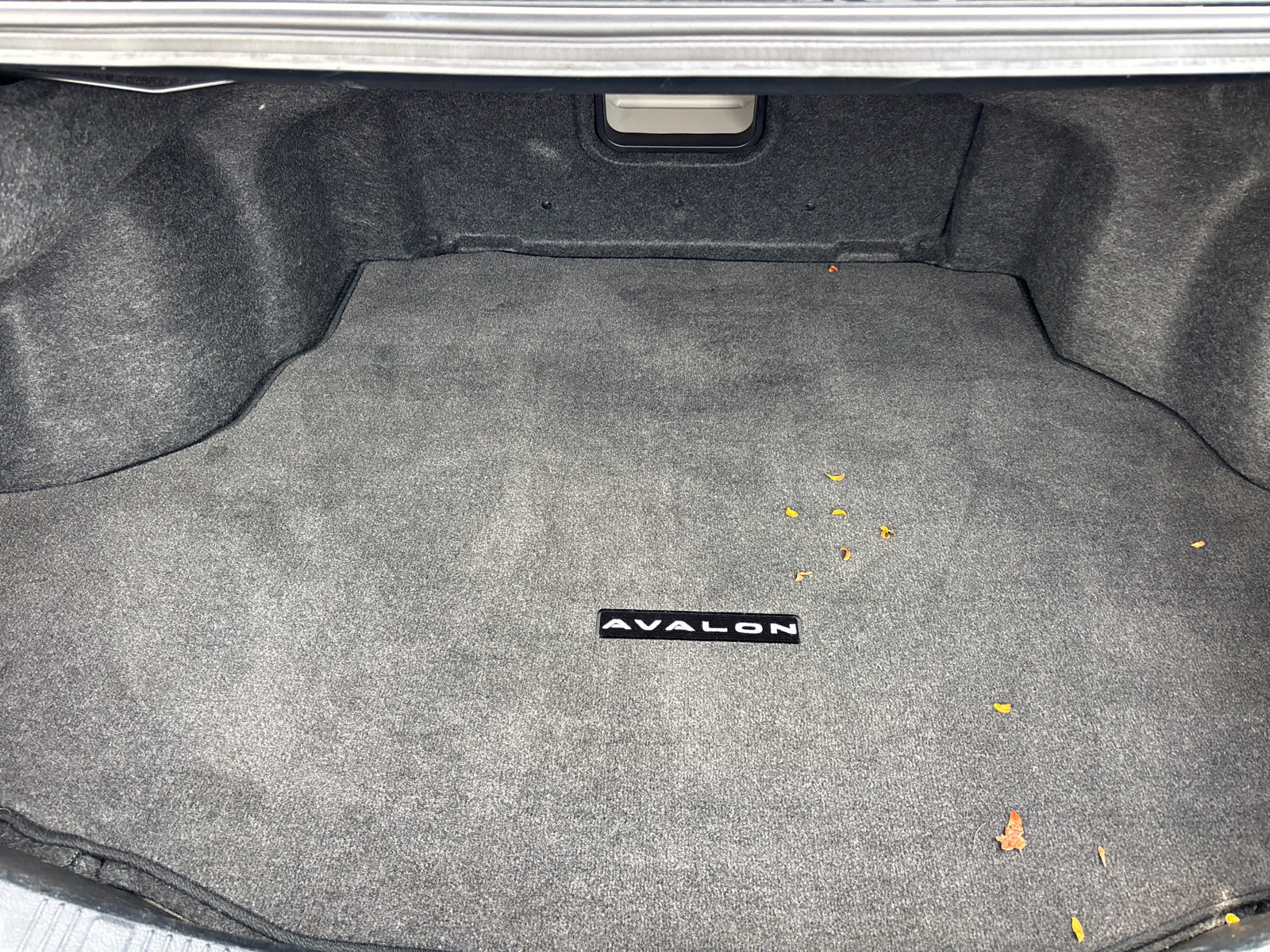 Used 2017 Toyota Avalon XLE Premium w/ Carpet Mat Package FWD image 9