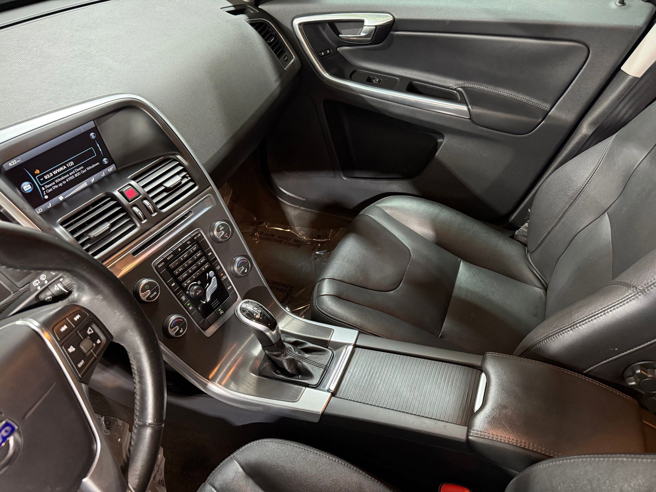 Used 2015 Volvo XC60 T5 Premier image 28