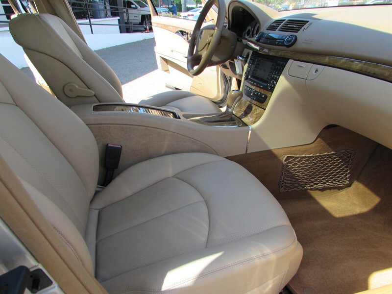 Used 2008 Mercedes-Benz E 350 Sedan image 16