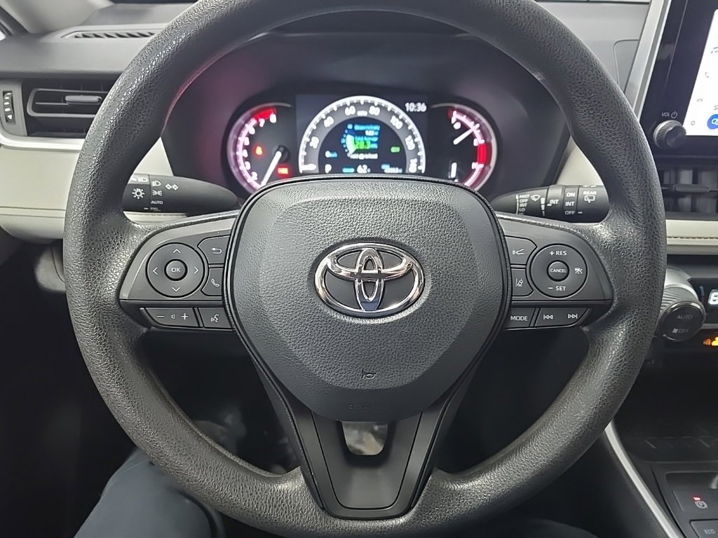 Used 2023 Toyota RAV4 XLE image 19