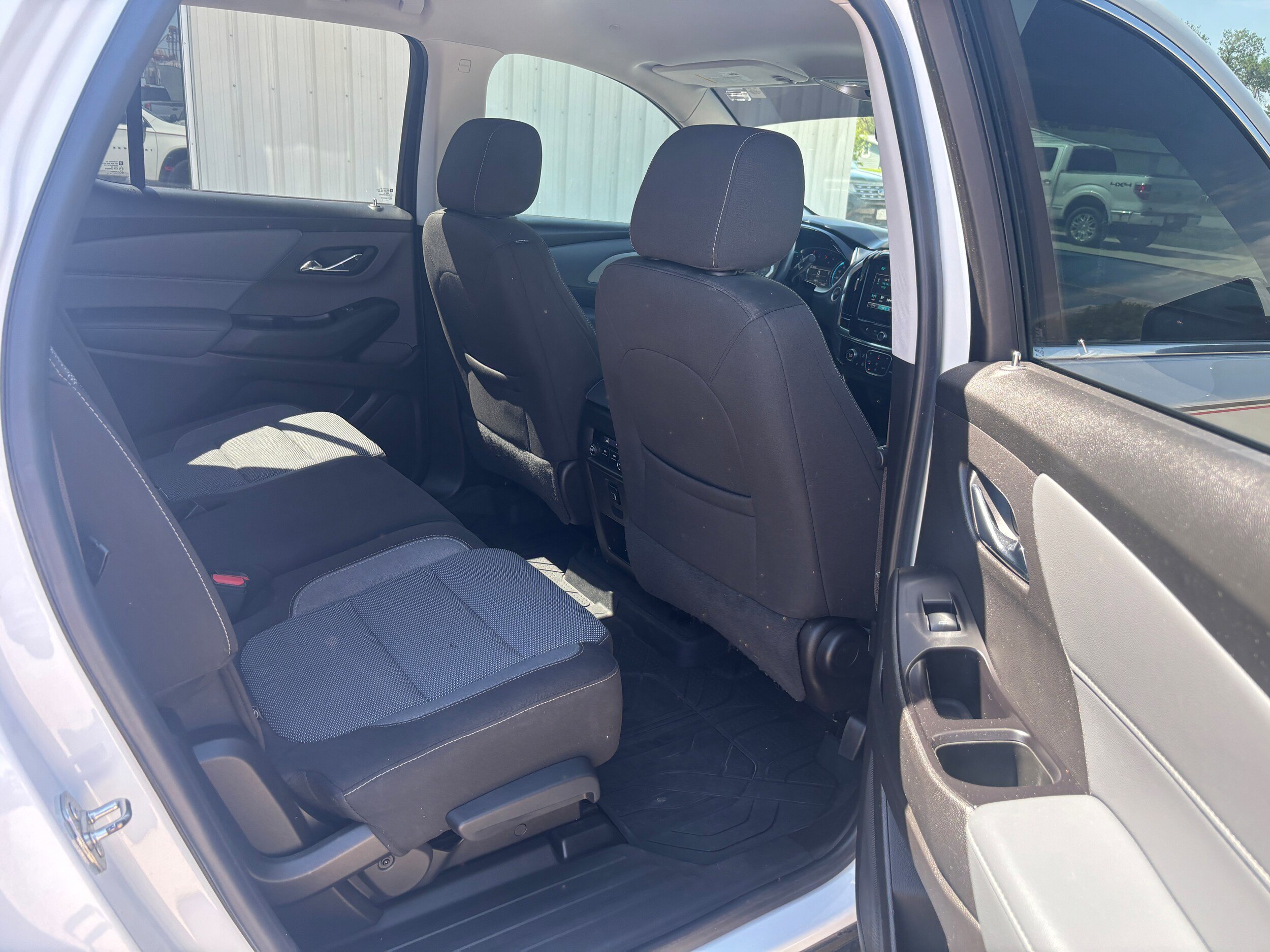 Used 2018 Chevrolet Traverse LT w/ LPO, Floor Liner Package AWD/4WD image 13