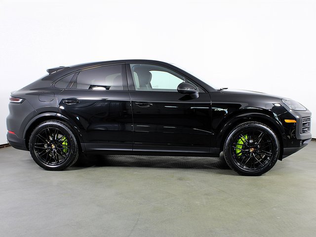New 2026 Porsche Cayenne E-Hybrid Coupe AWD/4WD image 8