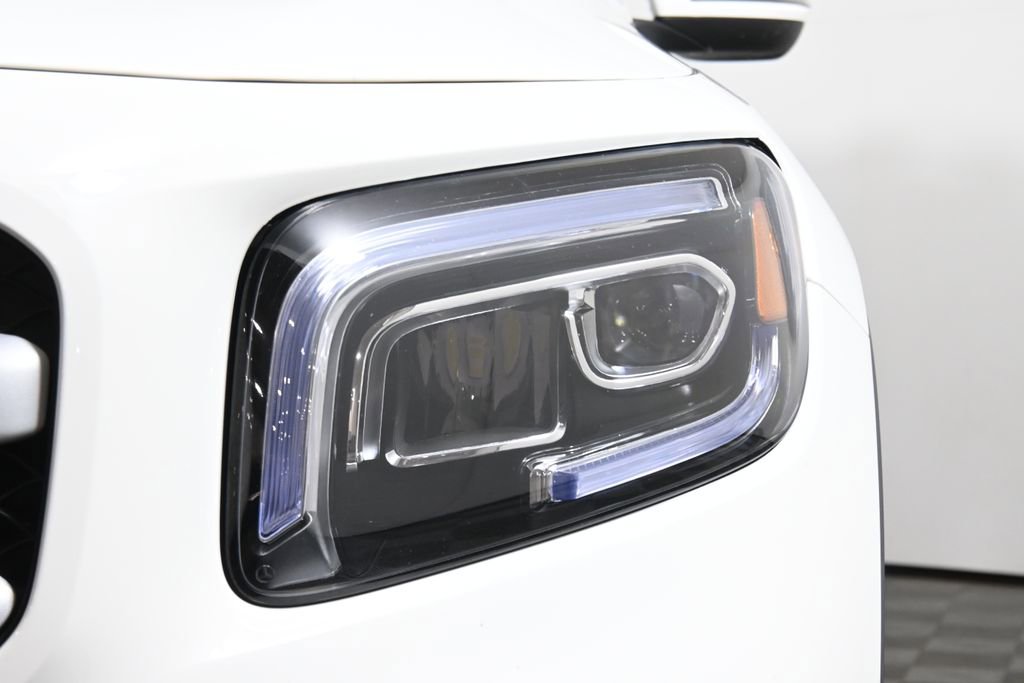 Used 2022 Mercedes-Benz GLB 250 4MATIC image 11