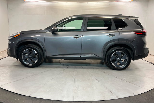 Used 2025 Nissan Rogue SV FWD image 2