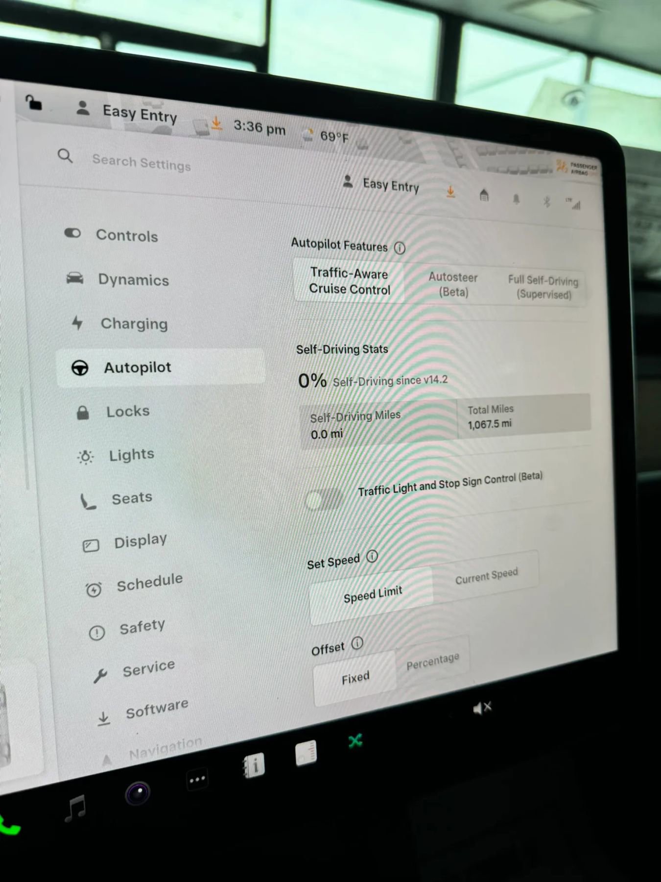 Used 2024 Tesla Model Y Long Range image 28