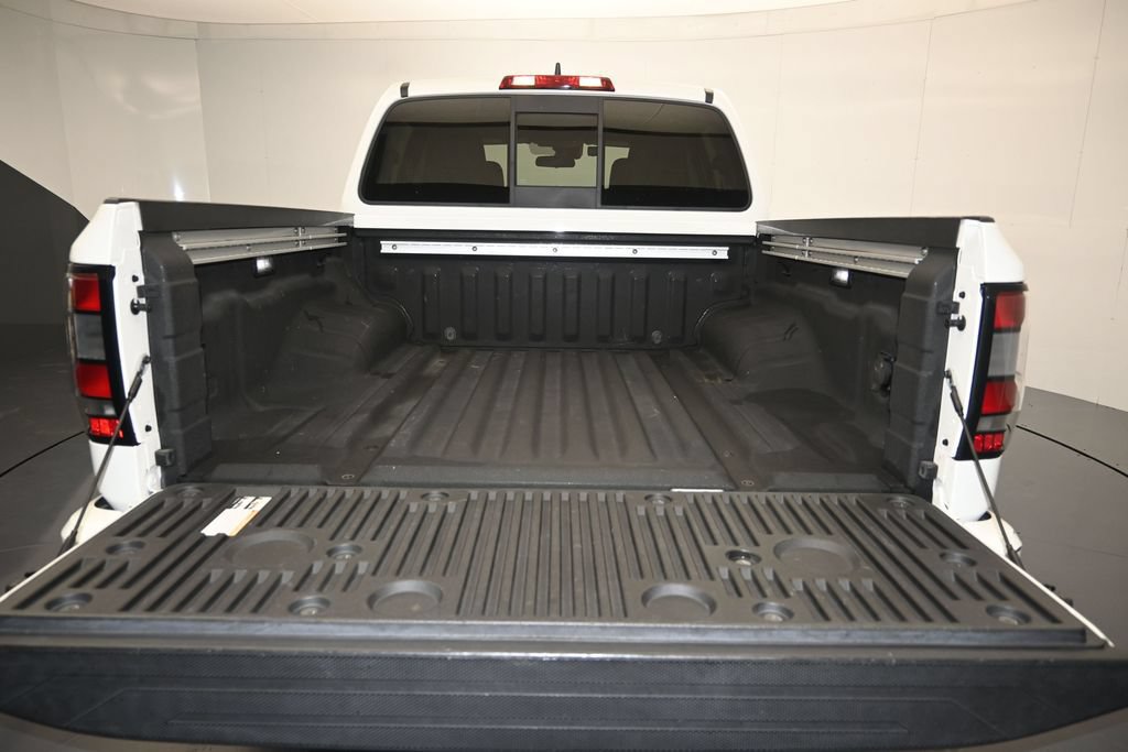 Certified 2022 Nissan Frontier SV RWD image 23