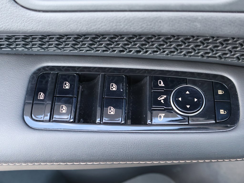 Used 2023 Nissan Ariya AWD image 41