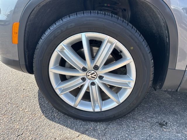 Used 2012 Volkswagen Tiguan S image 22