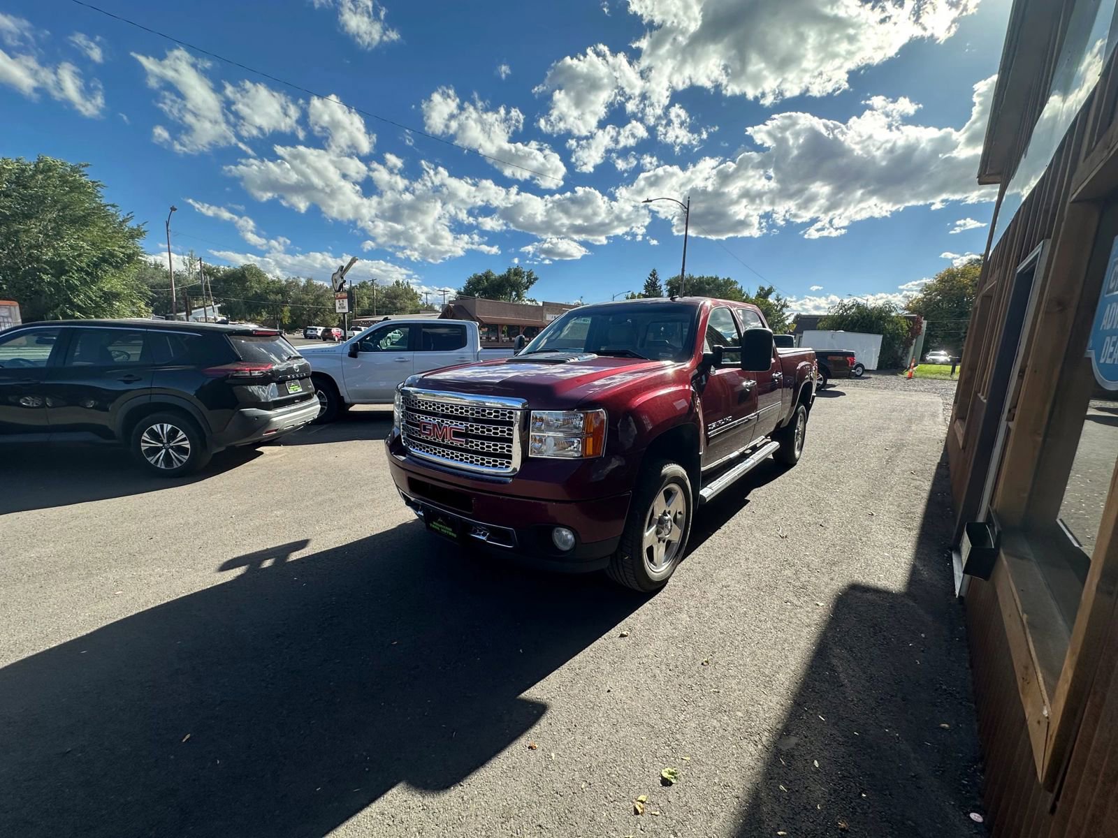 Used 2014 GMC Sierra 2500 Denali w/ Suspension Package, Off-Road image 4