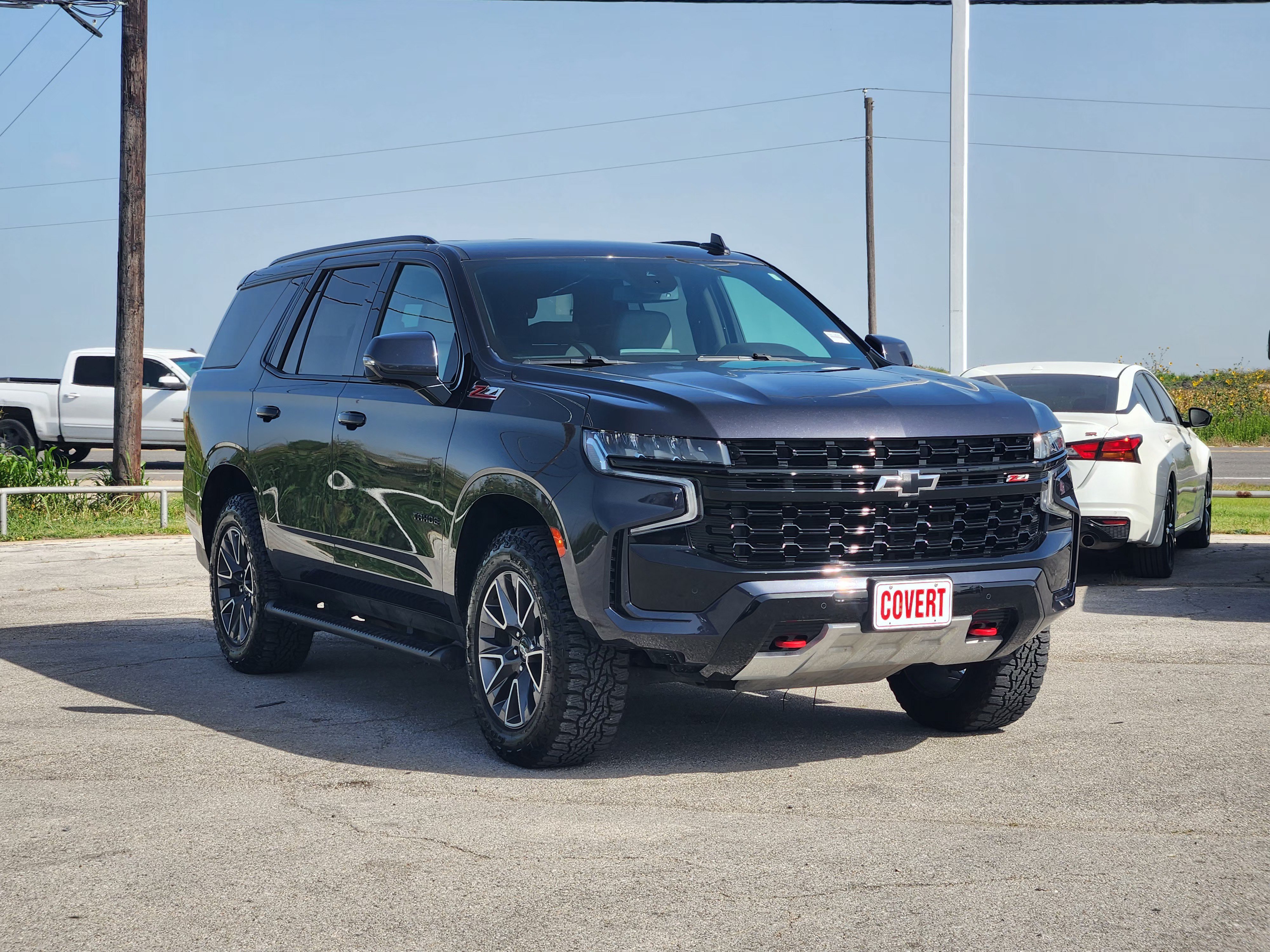 Used 2023 Chevrolet Tahoe Z71 w/ Luxury Package AWD/4WD image 3