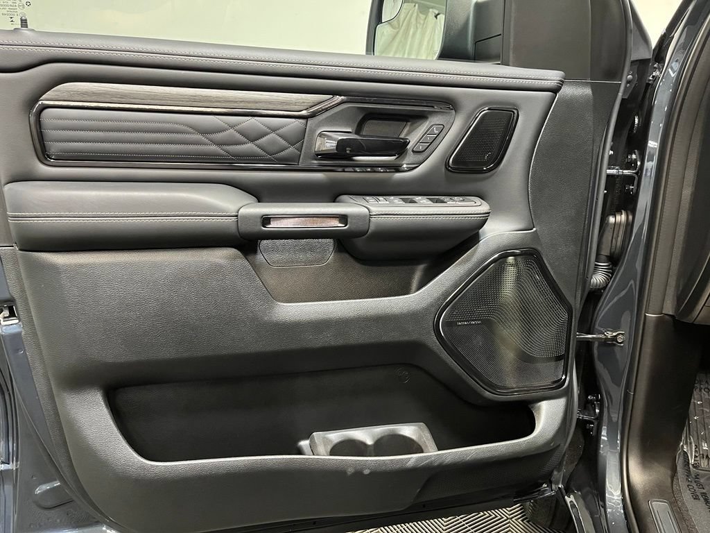 Used 2026 RAM 1500 Limited AWD/4WD image 13