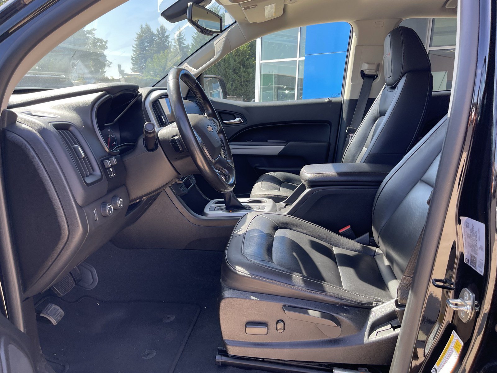 Used 2022 Chevrolet Colorado ZR2 AWD/4WD image 11