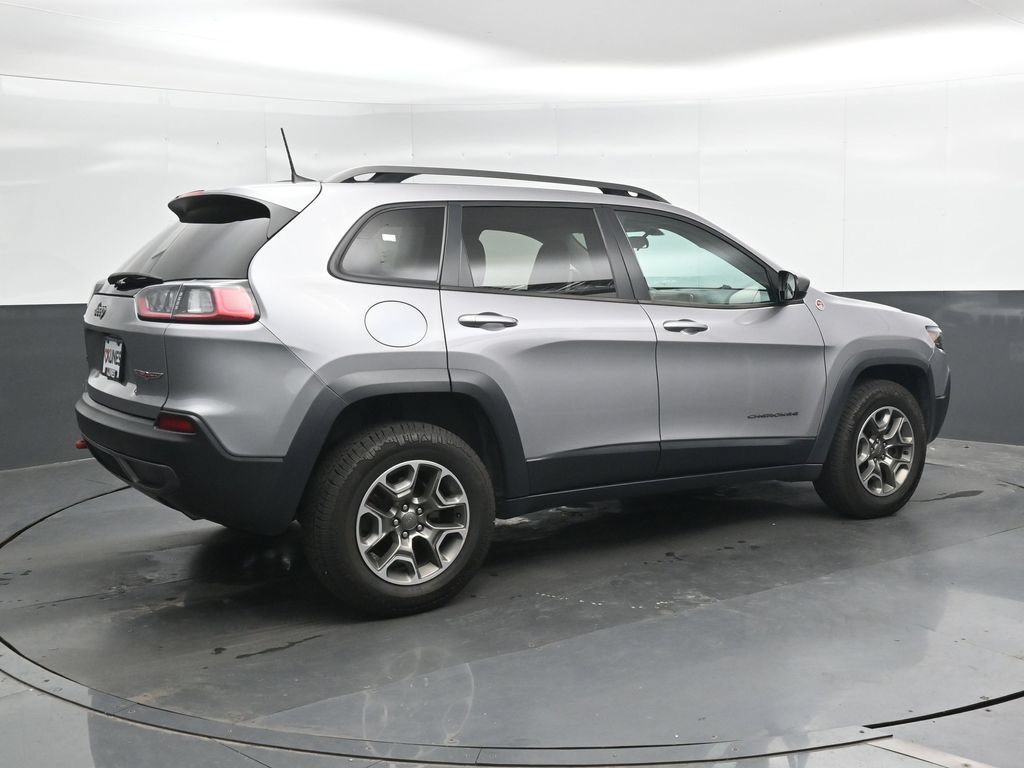 Used 2020 Jeep Cherokee Trailhawk AWD/4WD image 3