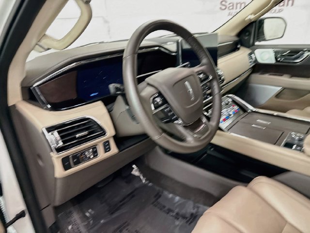 Used 2024 Lincoln Navigator L Reserve AWD/4WD image 9