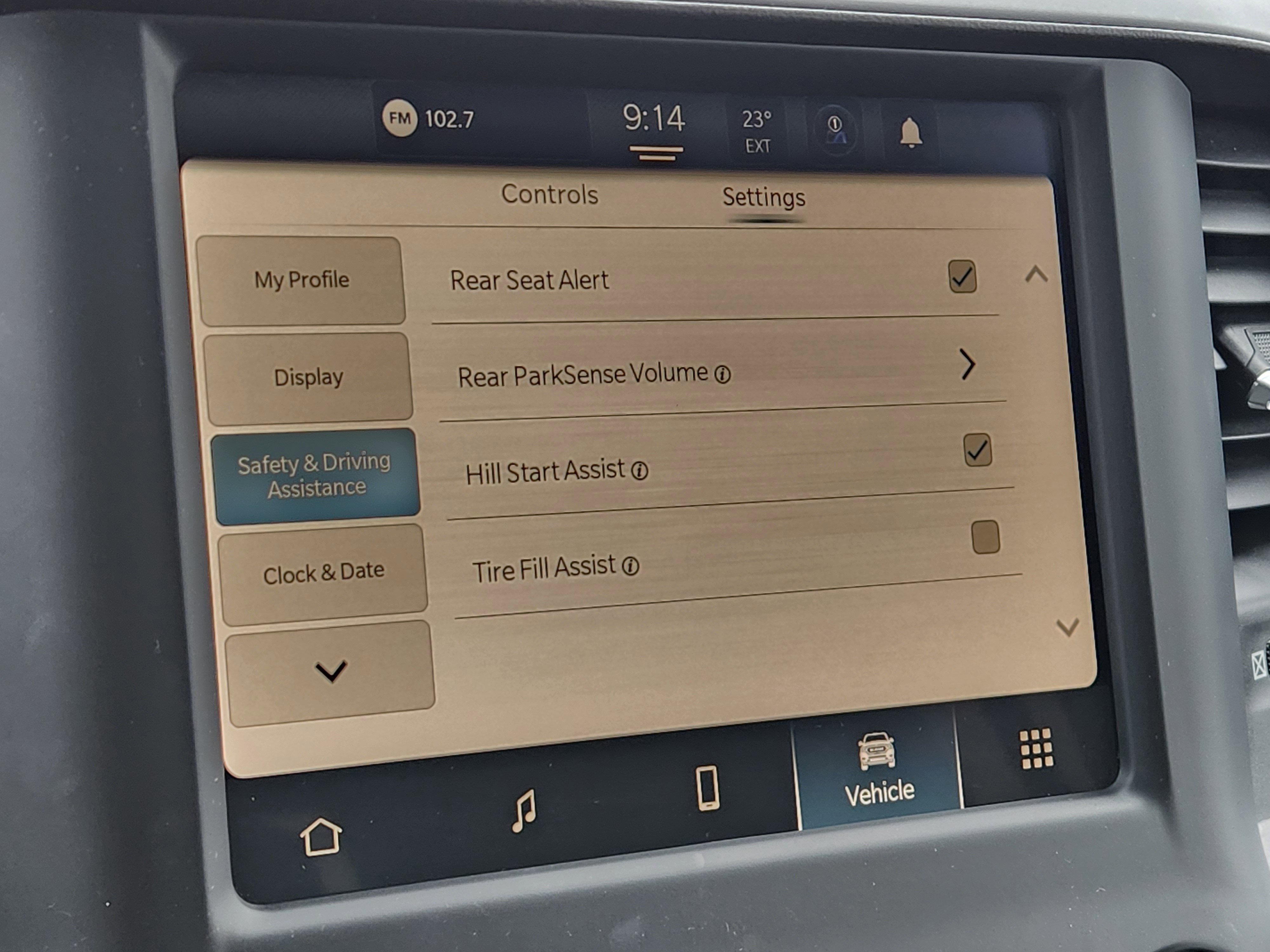 Used 2024 RAM 2500 Tradesman w/ Chrome Appearance Group image 4