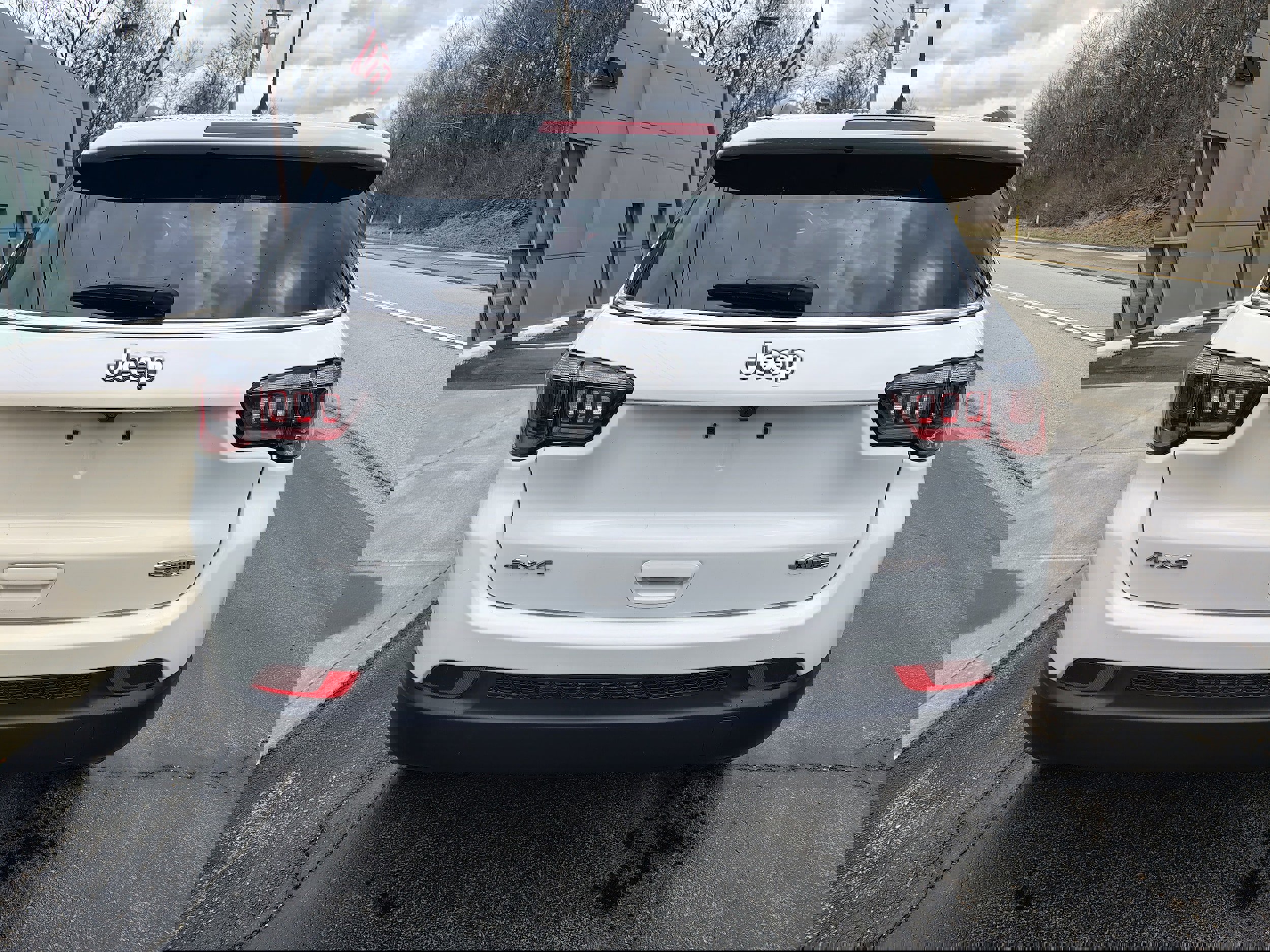 Used 2024 Jeep Compass Latitude image 8