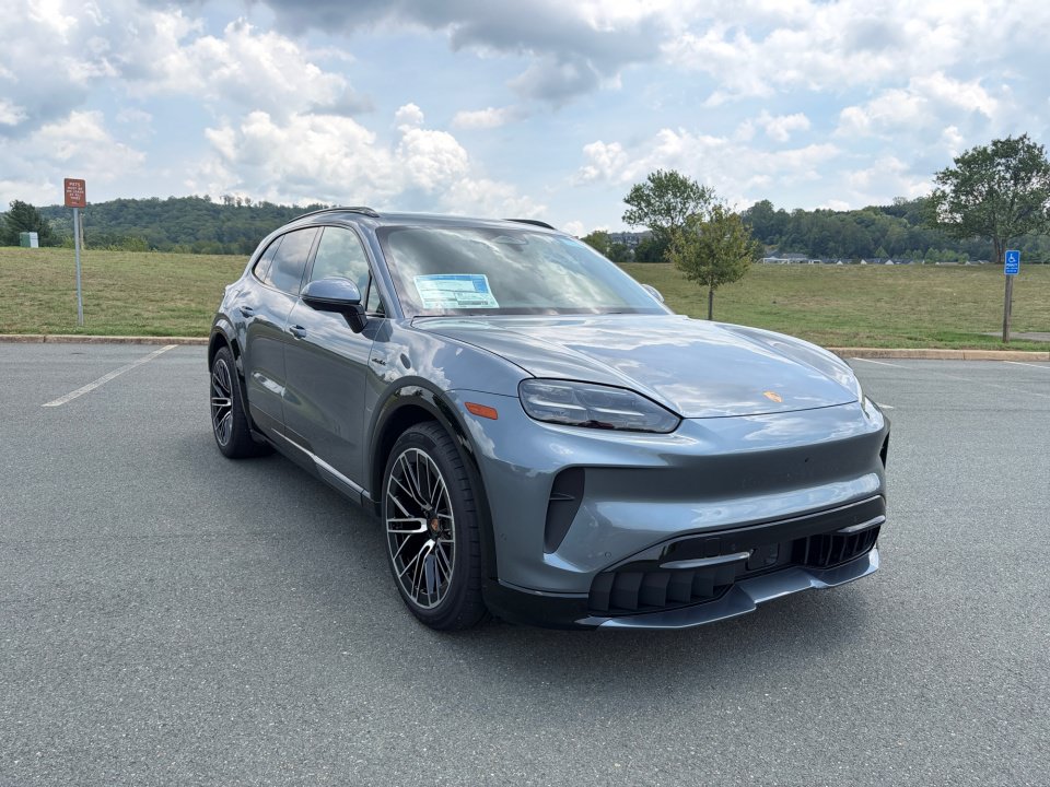New 2026 Porsche Cayenne Electric AWD/4WD image 9