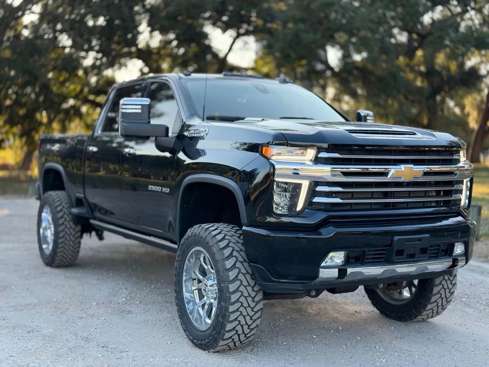 Used 2023 Chevrolet Silverado 2500 High Country w/ Safety Package II image 29