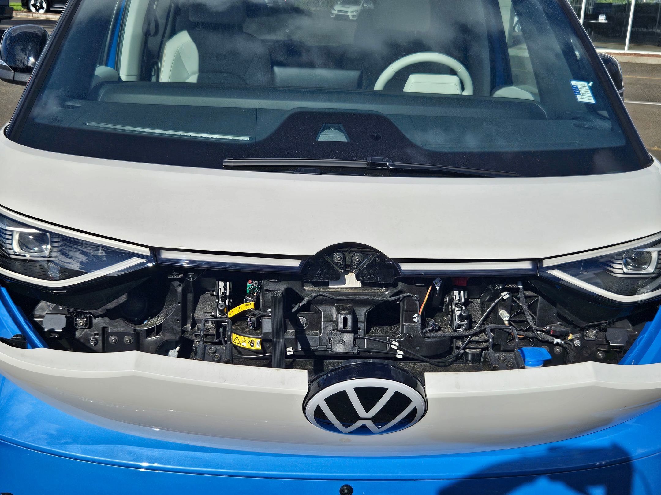 New 2025 Volkswagen ID. Buzz 1st Edition AWD/4WD image 32