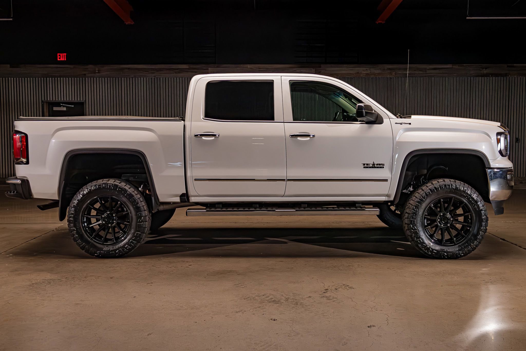 Used 2017 GMC Sierra 1500 SLT w/ Texas SLT Premium Package AWD/4WD image 11