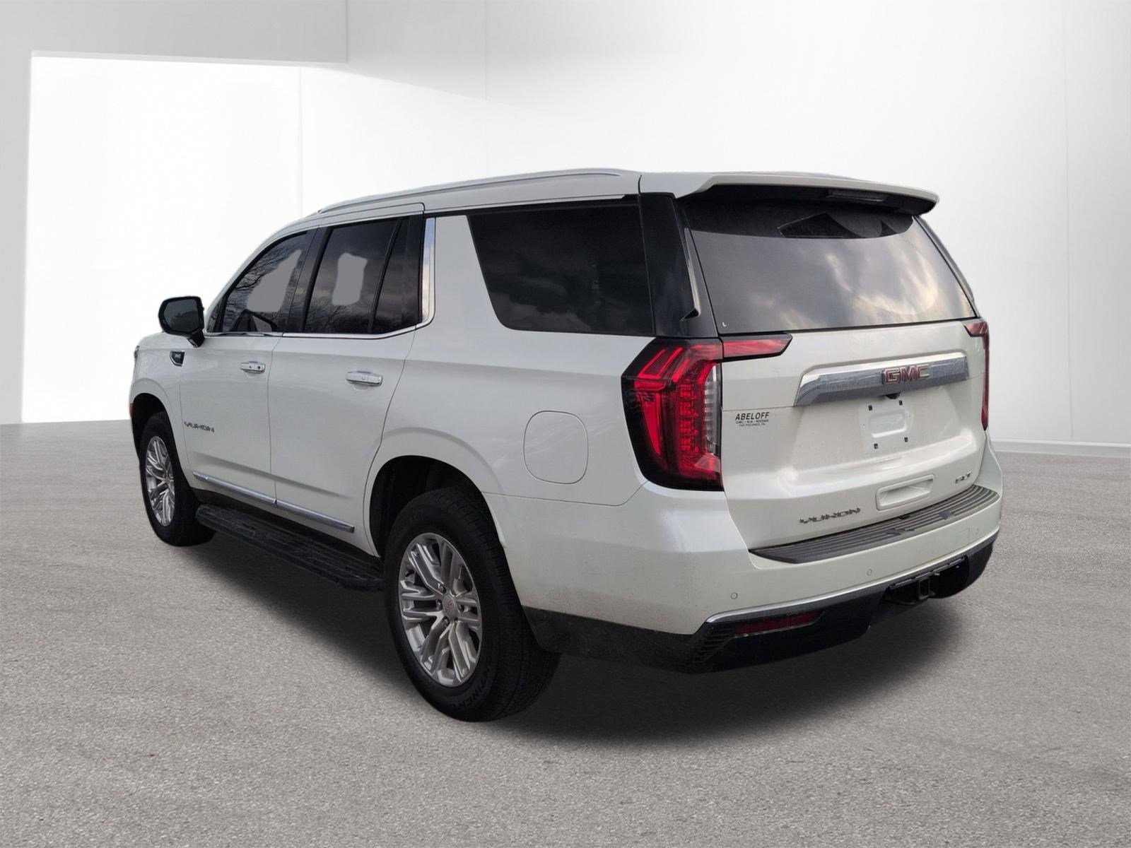 Used 2023 GMC Yukon SLT AWD/4WD image 7
