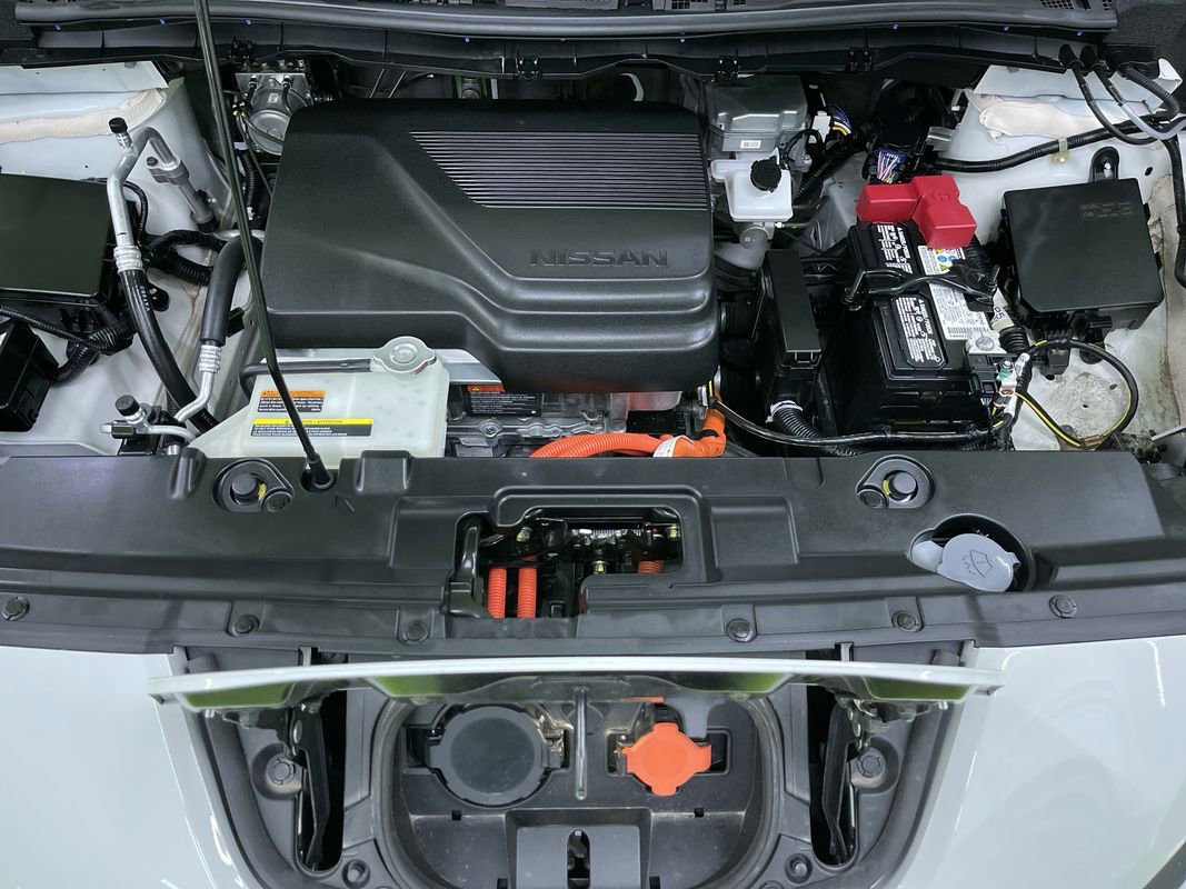Used 2025 Nissan Leaf S image 29