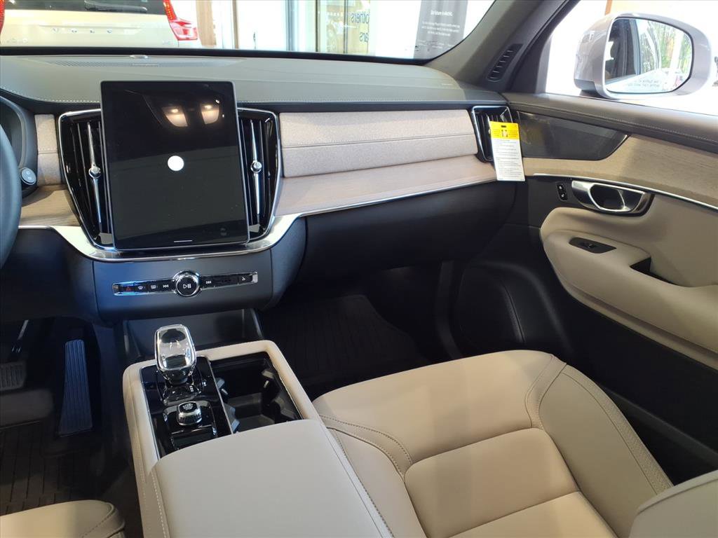 New 2026 Volvo XC90 B6 Plus w/ Protection Package Premier image 12