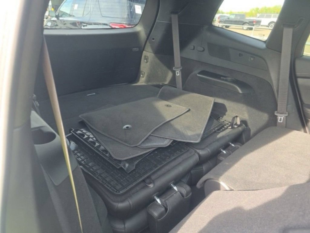 Used 2024 Cadillac XT6 Luxury w/ LPO, Floor Liner Package AWD/4WD image 15