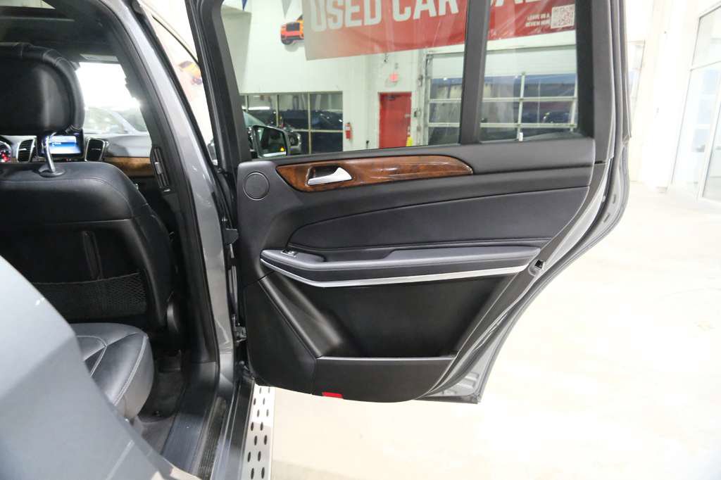 Used 2019 Mercedes-Benz GLS 550 4MATIC image 28