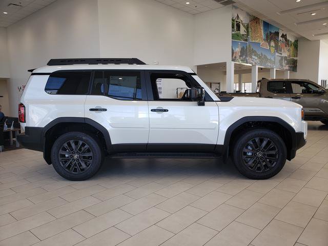 New 2027 Toyota Land Cruiser w/ Premium Package AWD/4WD image 4