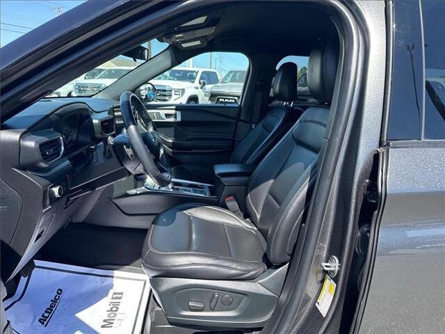 Used 2020 Ford Explorer XLT w/ Equipment Group 202A image 13