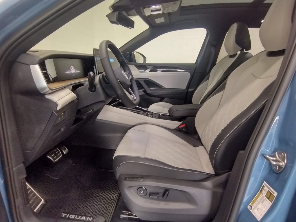 New 2026 Volkswagen Tiguan SE R-Line AWD/4WD image 28