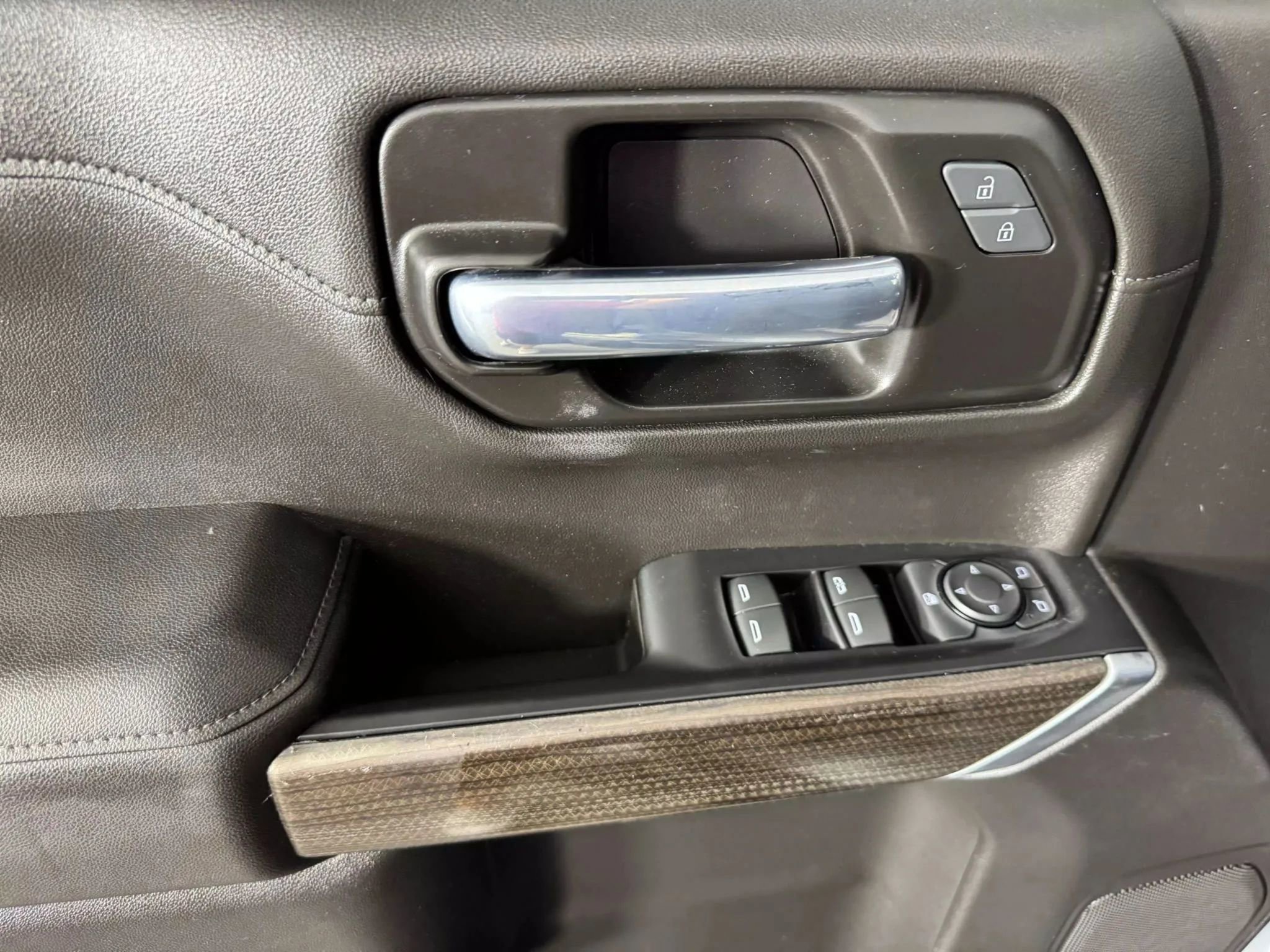 Used 2021 Chevrolet Silverado 1500 LT Trail Boss w/ Bed Protection Package AWD/4WD image 38