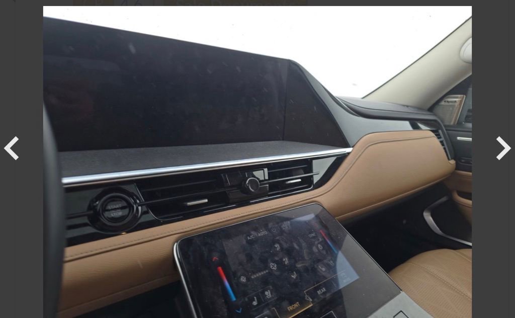 Used 2025 INFINITI QX80 Sensory AWD/4WD image 17