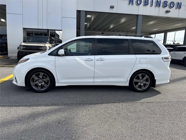 Used 2019 Toyota Sienna SE image 8