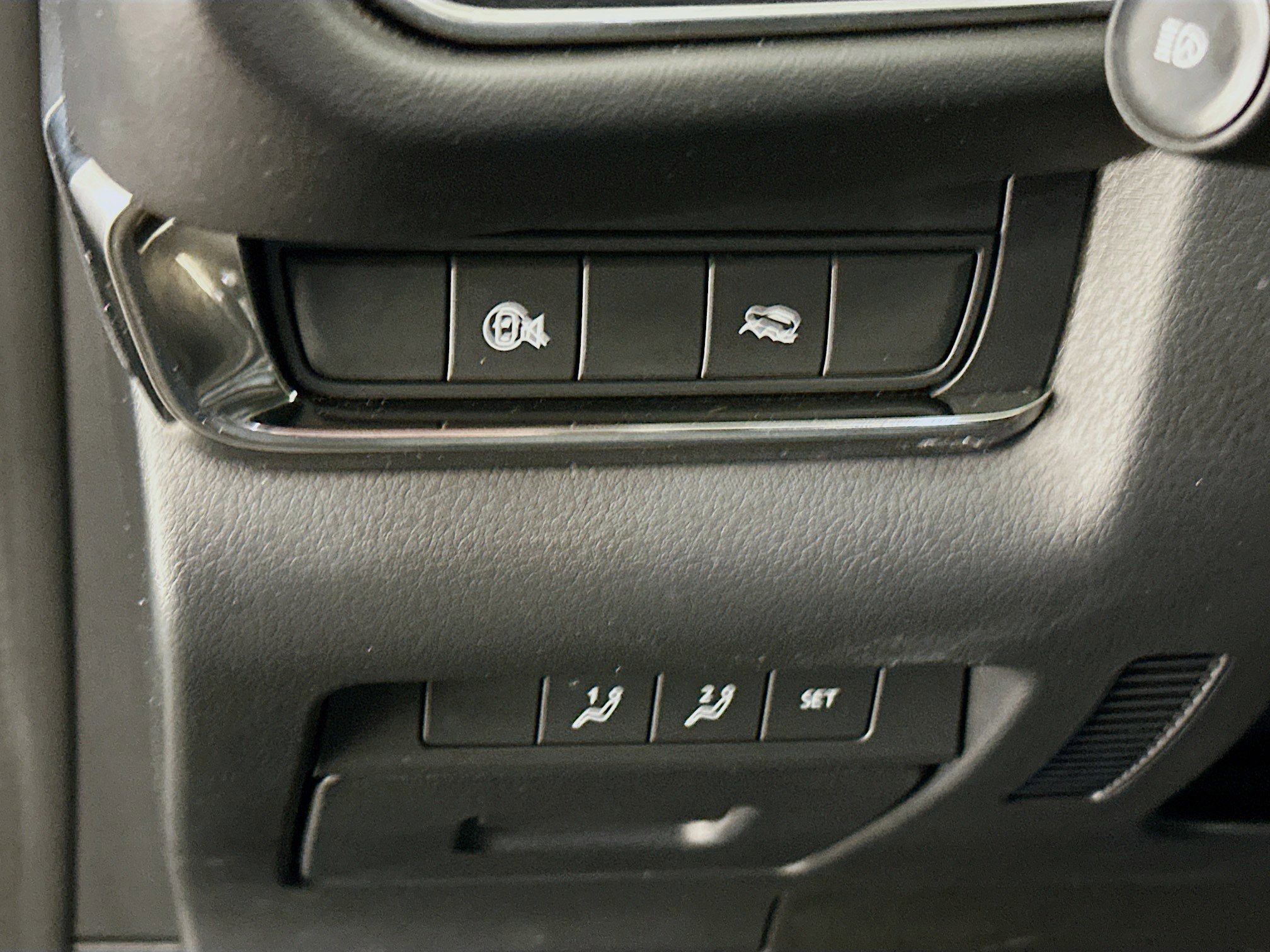 Used 2025 MAZDA CX-30 AWD 2.5 S w/ Preferred Package image 17